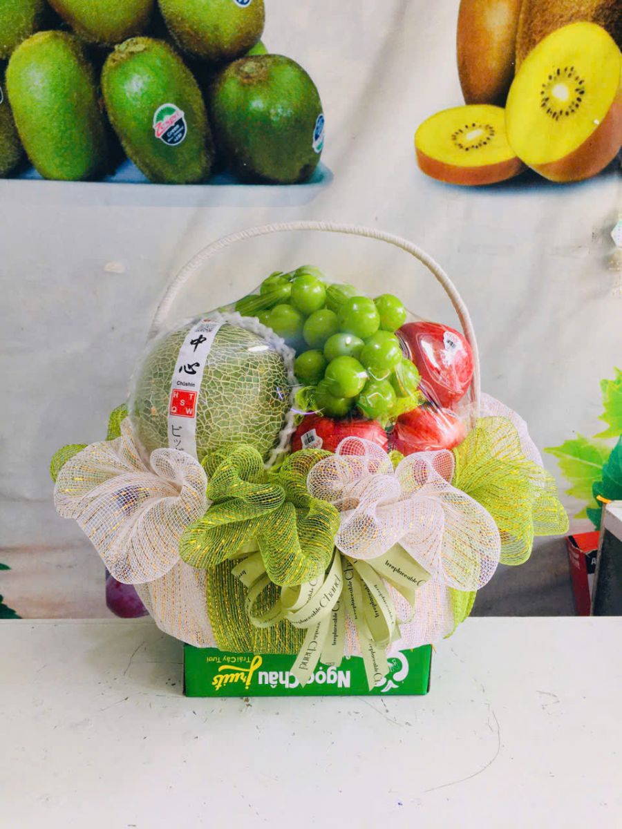 Giỏ hoa quả tết 2026