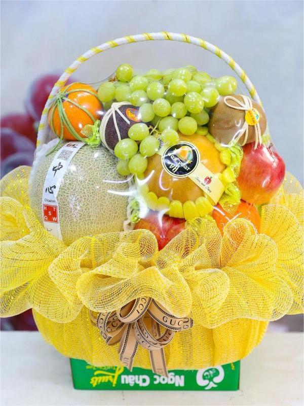 Giỏ hoa quả thắp hương tết Đoan Ngọ