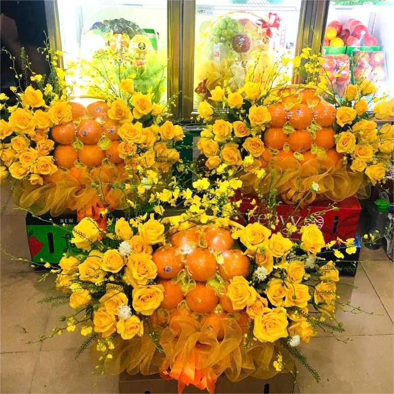 Giỏ hoa và quả đẹp