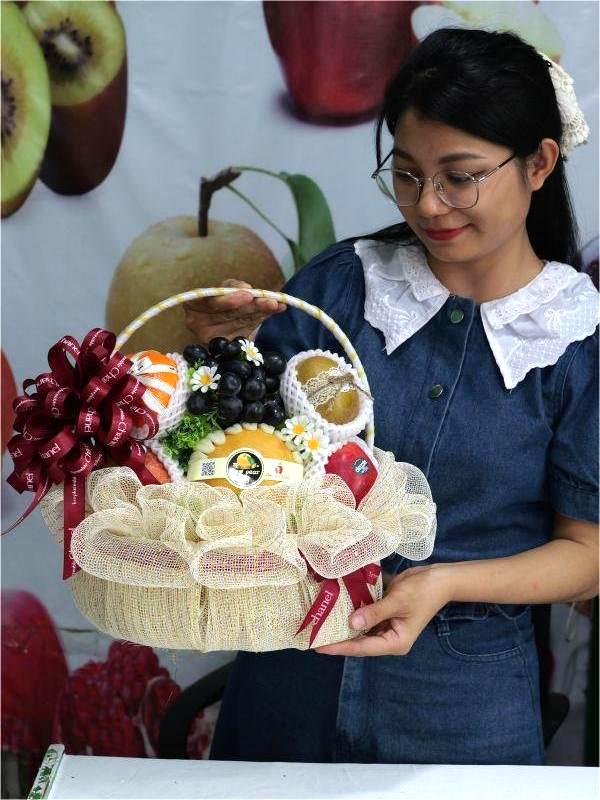 giỏ hoa quả 20/10 bán chạy nhất 2025