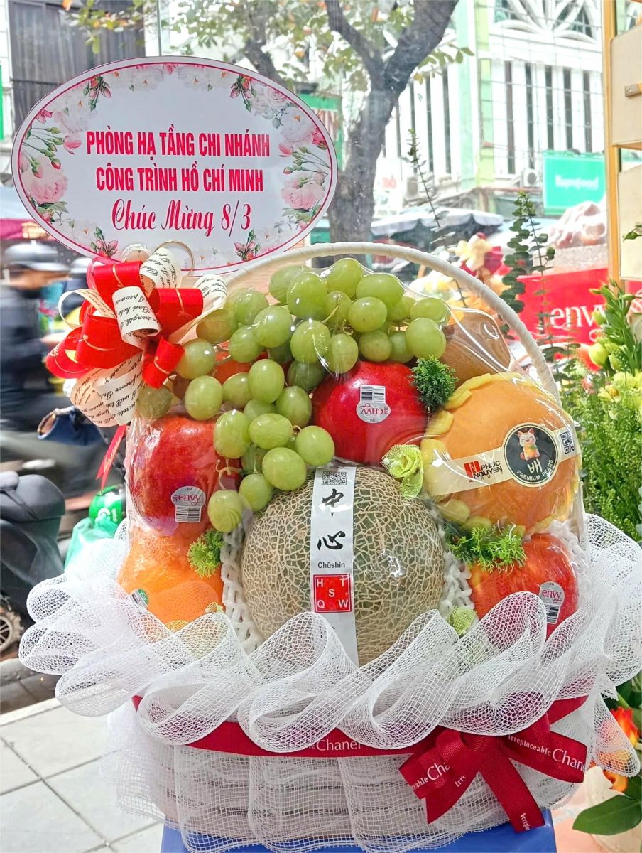 Mẫu giỏ hoa quả 8/3