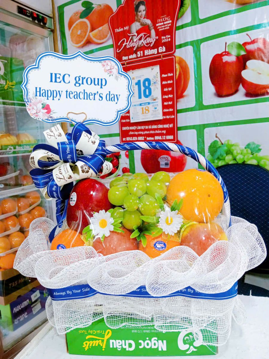 Giỏ hoa quả 20/11