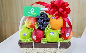 Đặt giỏ trái cây nhập khẩu biếu tặng