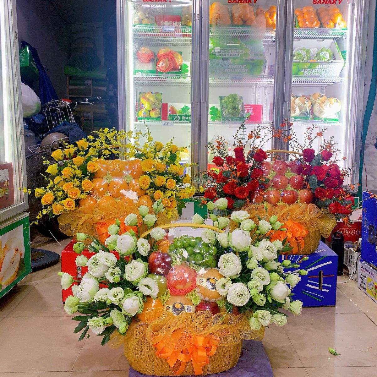 giỏ hoa và quả thắp hương