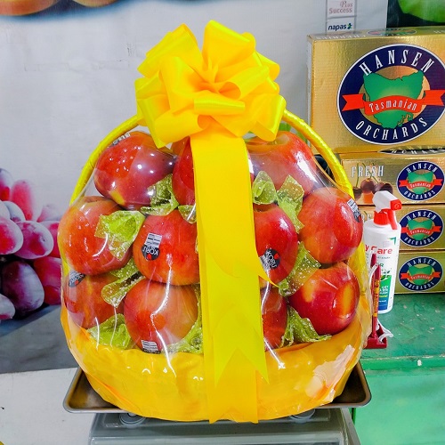 giỏ táo đỏ