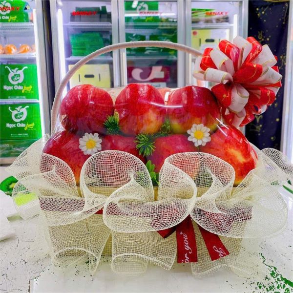 giỏ táo đỏ
