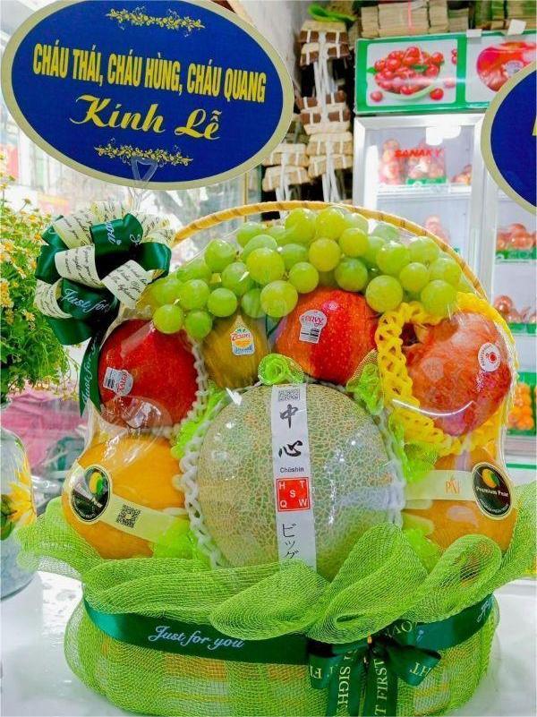 Giỏ trái cây kính viếng