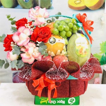 GIỎ TRÁI CÂY KÈM HOA TƯƠI