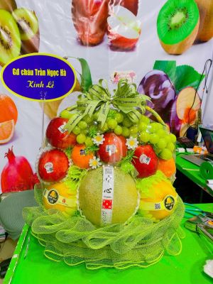 Mua giỏ hoa quả làm quà